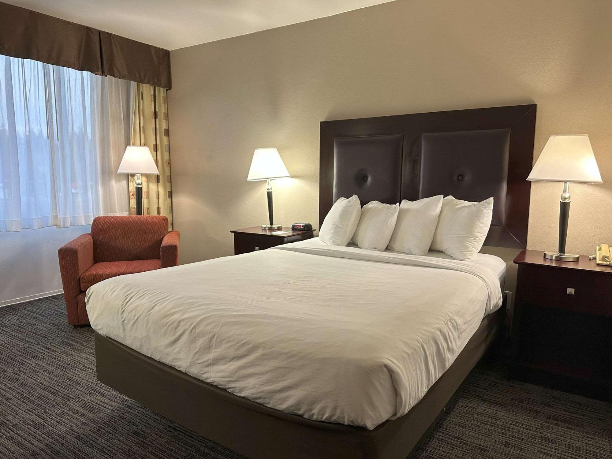 Quality Inn & Suites Everett Exteriér fotografie