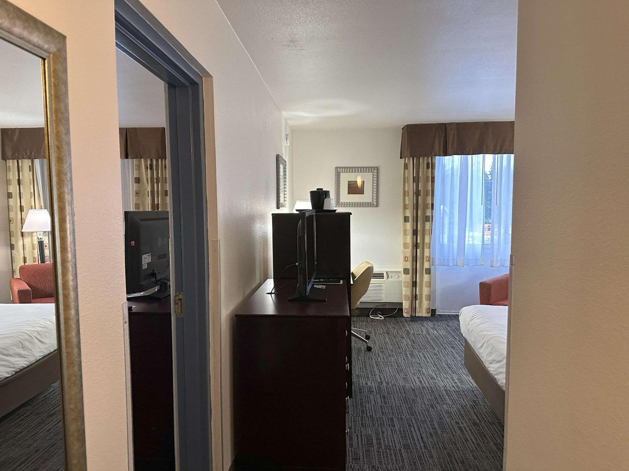 Quality Inn & Suites Everett Exteriér fotografie
