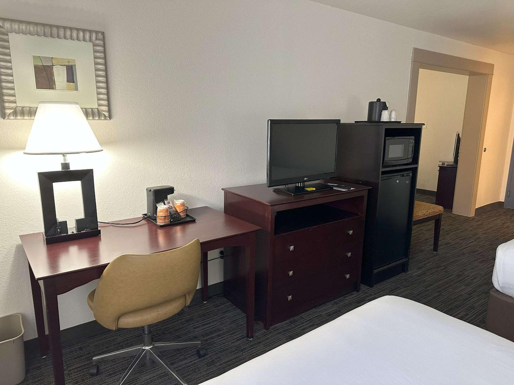 Quality Inn & Suites Everett Exteriér fotografie