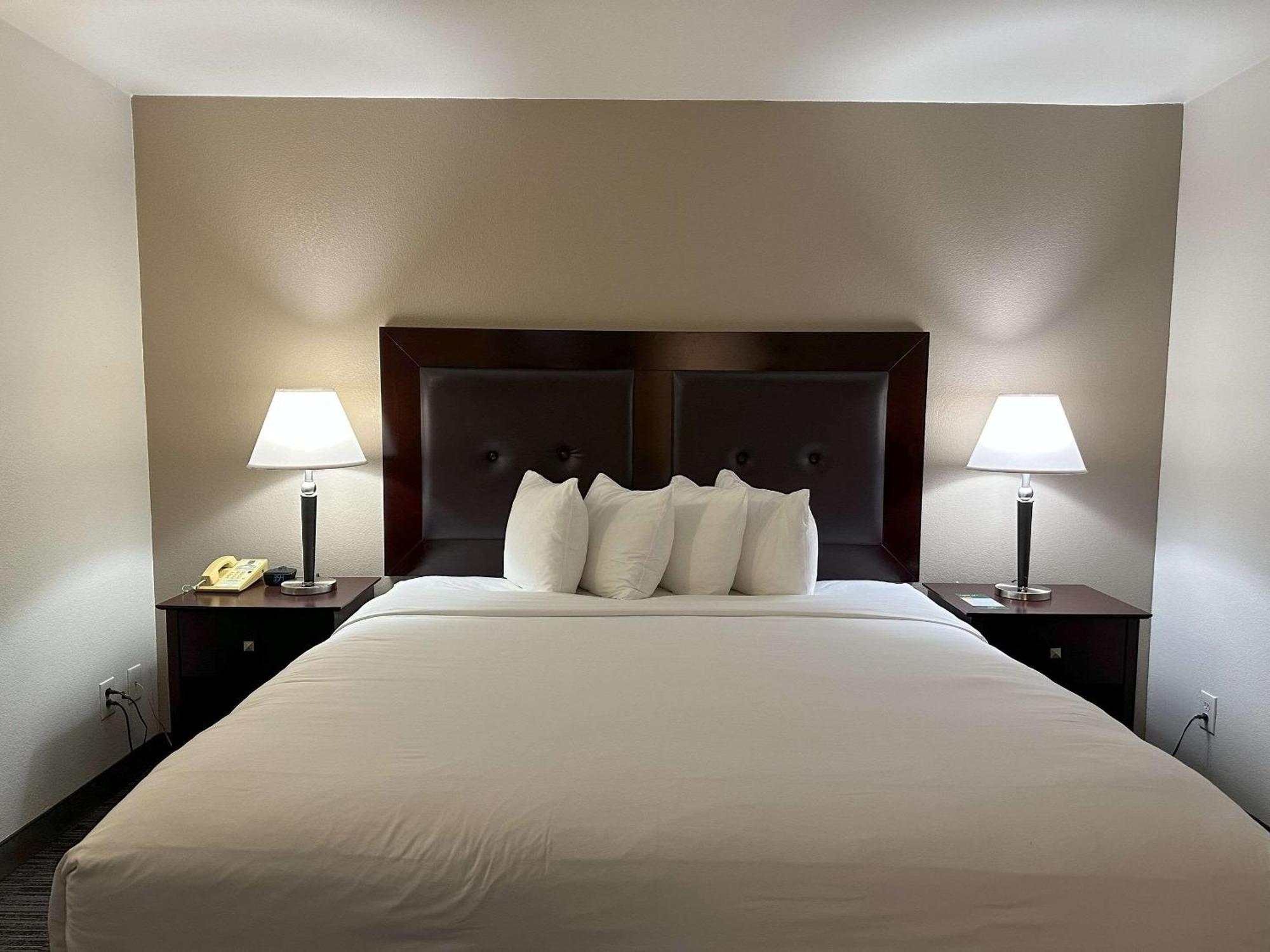 Quality Inn & Suites Everett Exteriér fotografie