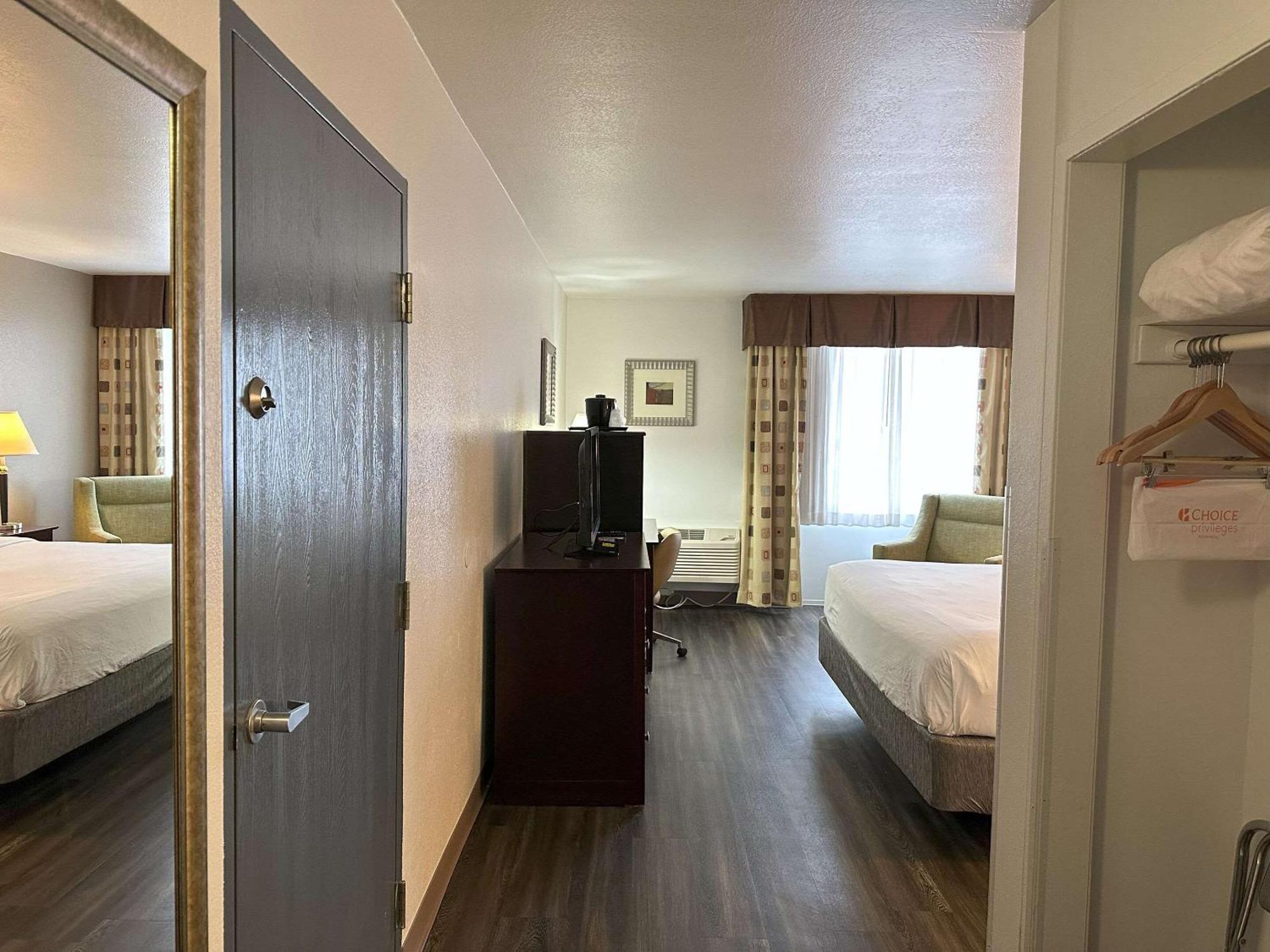 Quality Inn & Suites Everett Exteriér fotografie